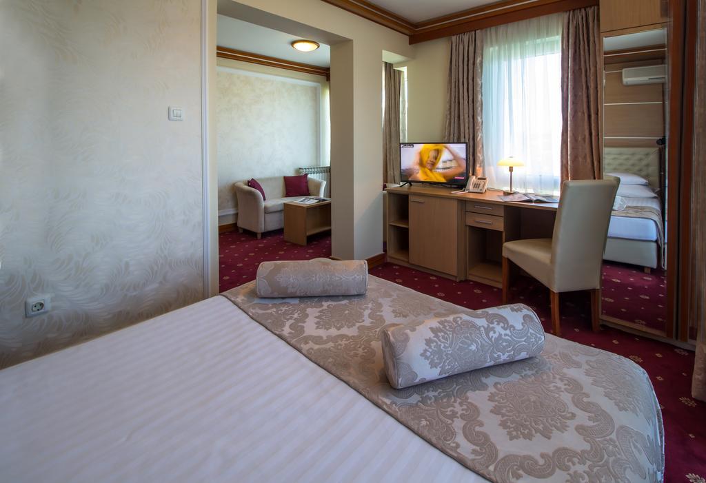 Hotel Cezar 4*