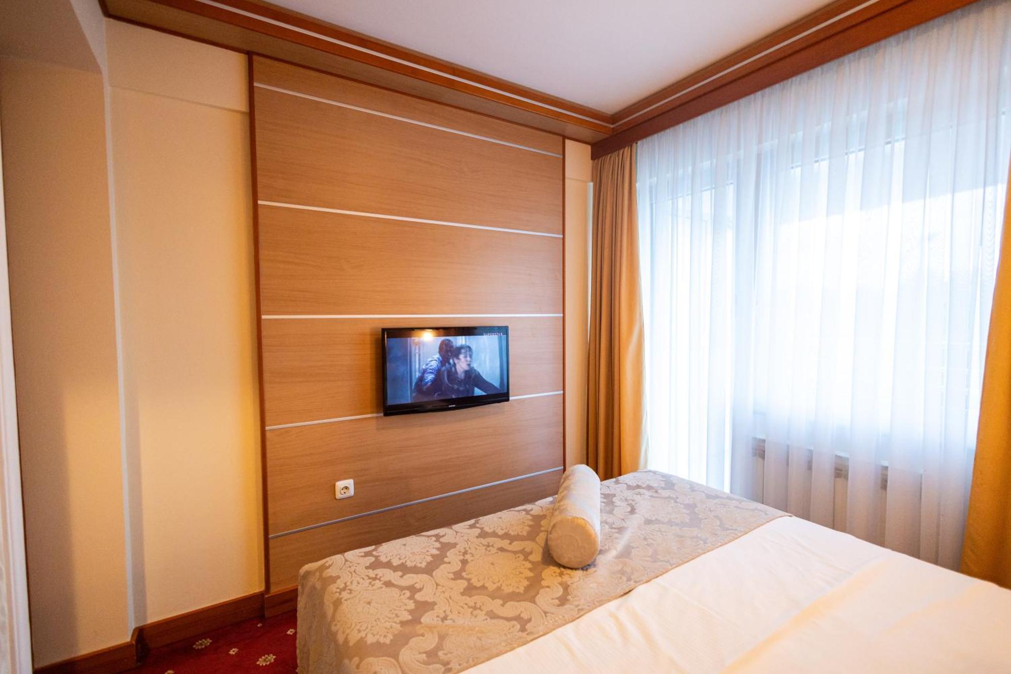 Hotel Cezar 4*